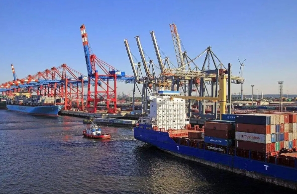 日本國際物流行業(yè)以其高效、快捷和安全的服務贏得了廣泛贊譽